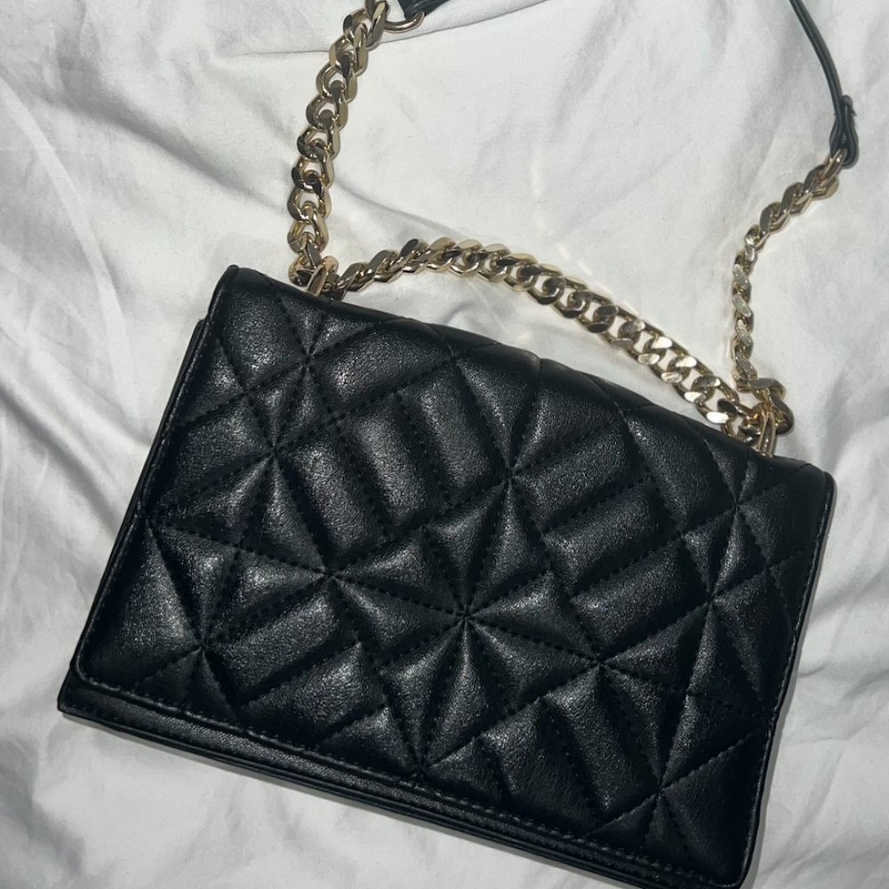 Womens cross-body purse